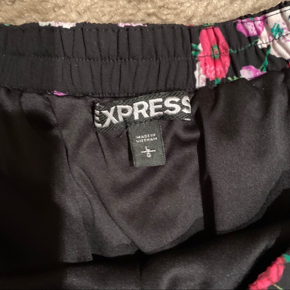 Express floweral jumpsuit - Picture 3 of 5